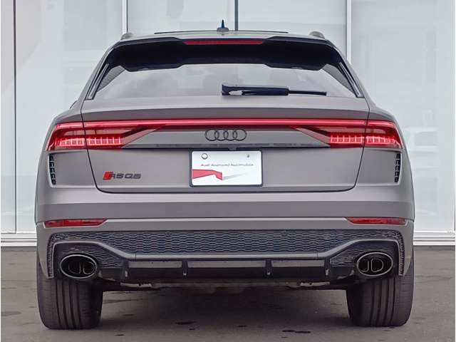 Audi RS Q8 9