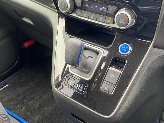 Nissan Serena 12