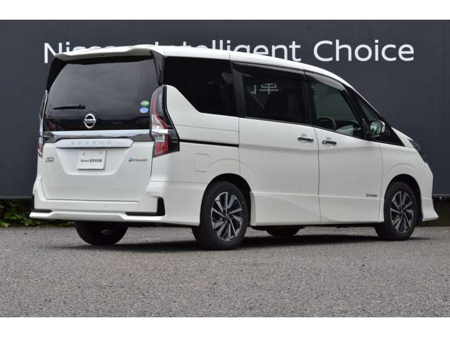 Nissan Serena 3
