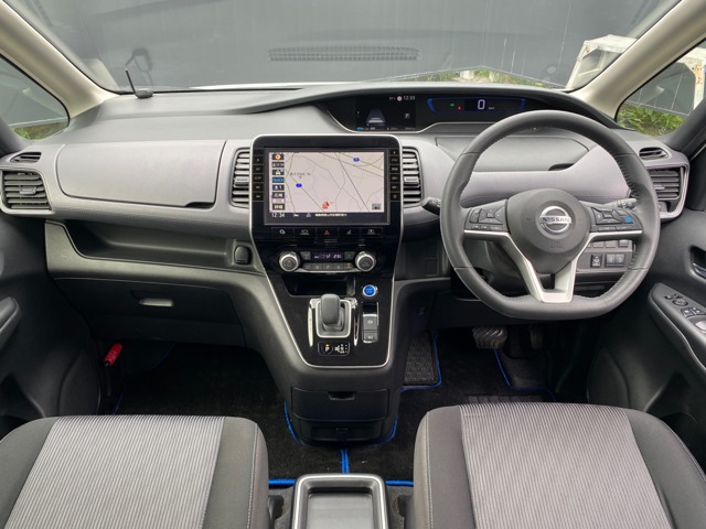 Nissan Serena 4