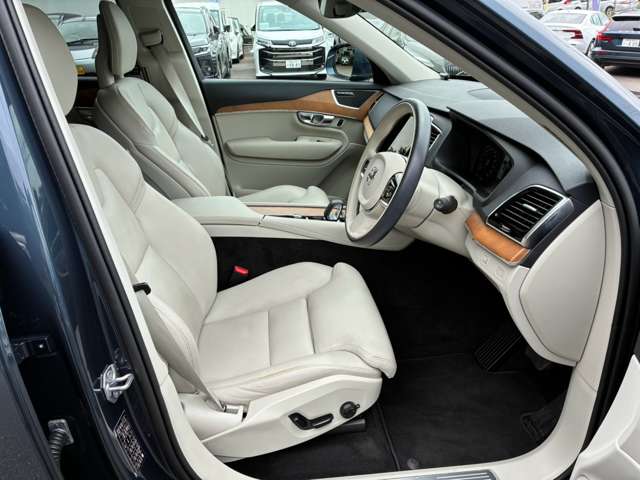 Volvo XC90 5
