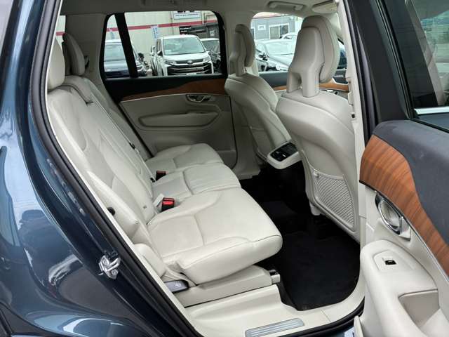 Volvo XC90 6