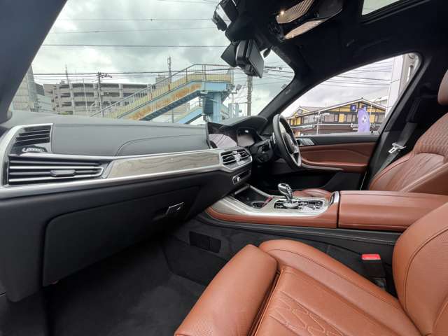 BMW X7 2