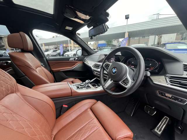 BMW X7 9