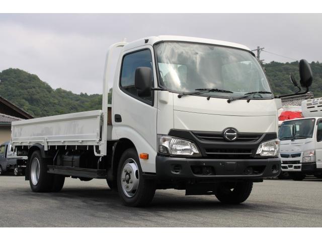 Hino Dutro 3