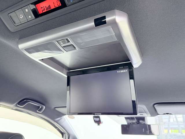 Toyota Noah 7