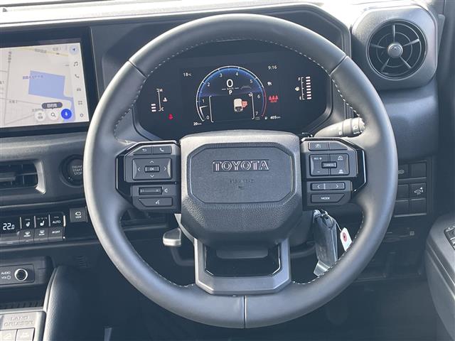 Toyota Land Cruiser FJ 12
