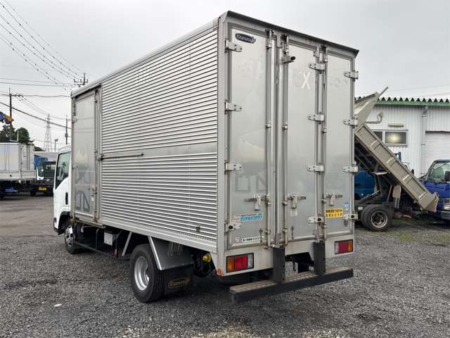 Isuzu Elf 8