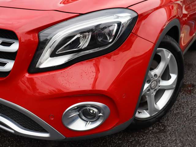 Mercedes-Benz GLA-Class 12