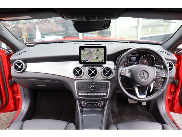 Mercedes-Benz GLA-Class 6