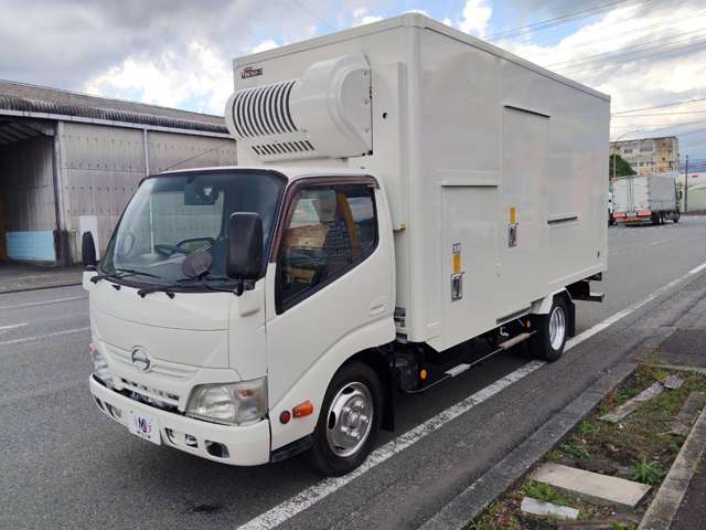 Hino Dutro 3