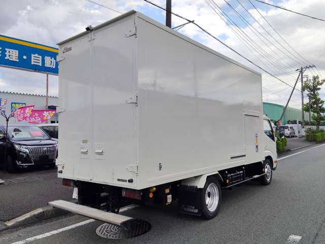 Hino Dutro 4