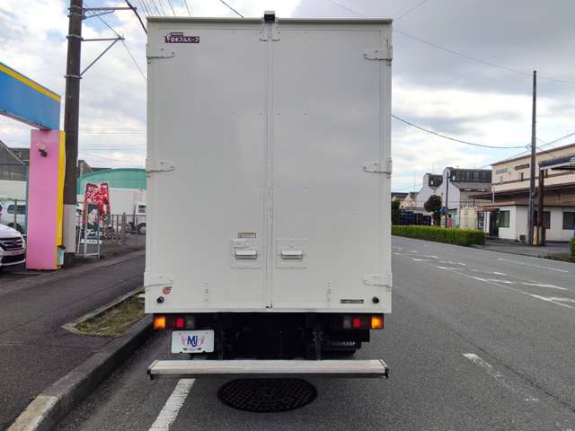 Hino Dutro 6