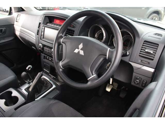 Mitsubishi Pajero 10
