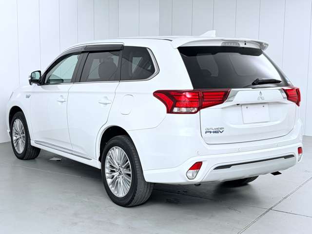 Mitsubishi Outlander PHEV 12