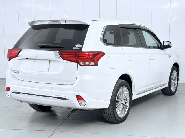 Mitsubishi Outlander PHEV 10