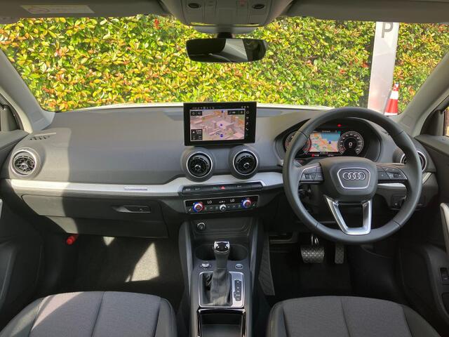 Audi Q2 10