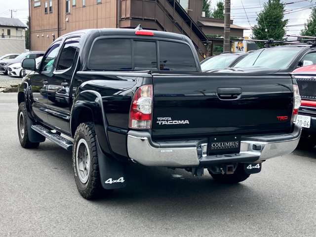 Toyota Tacoma 4