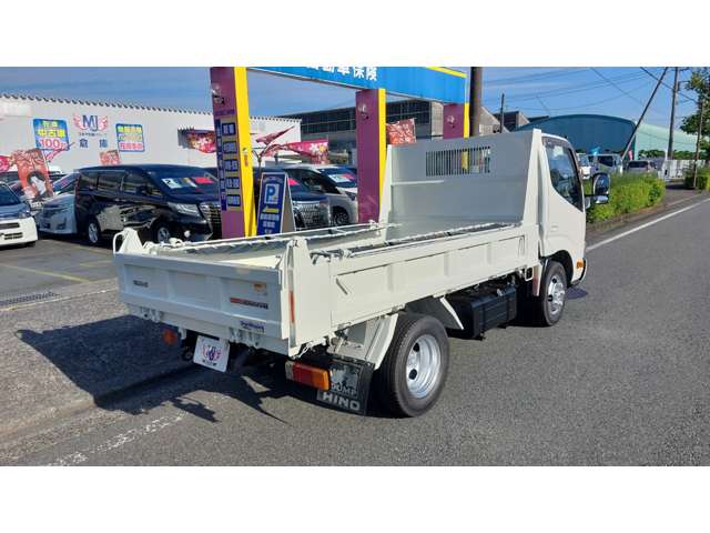 Hino Dutro 12