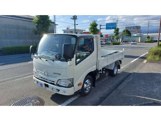 Hino Dutro 7