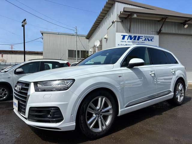 Audi Q7 6