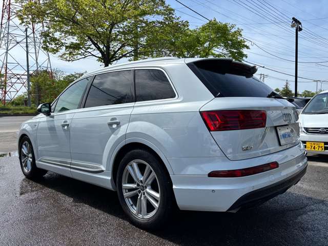 Audi Q7 8