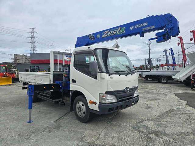 Hino Dutro 4