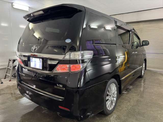 Toyota Vellfire 11