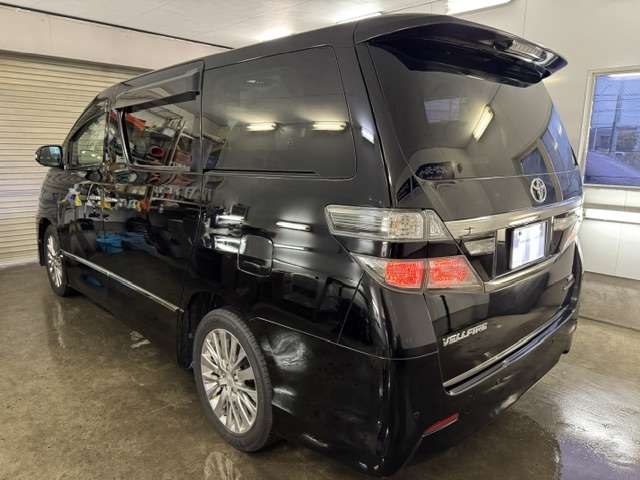 Toyota Vellfire 12