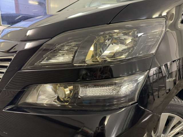 Toyota Vellfire 3