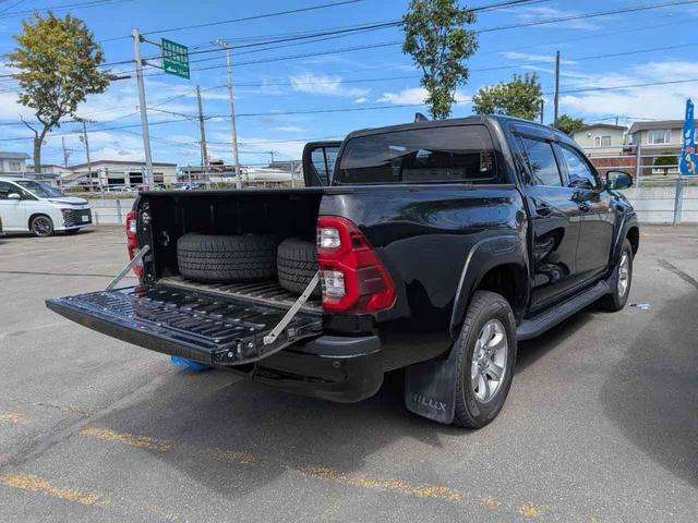 Toyota Hilux 11