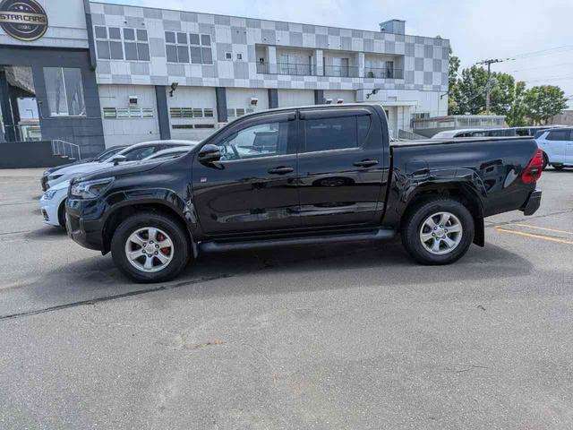 Toyota Hilux 6