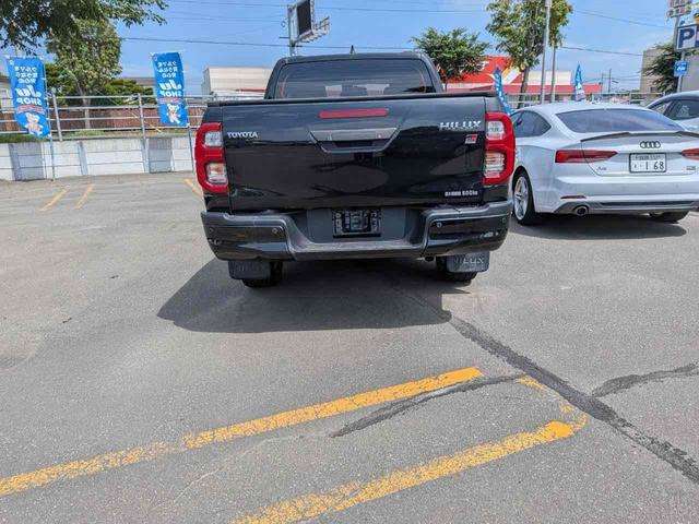 Toyota Hilux 9