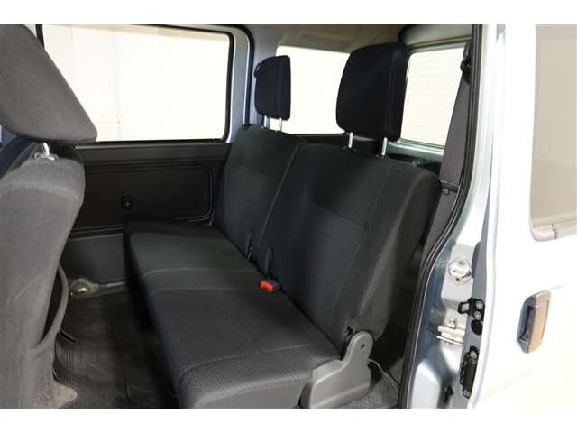 Daihatsu Hijet Cargo 7