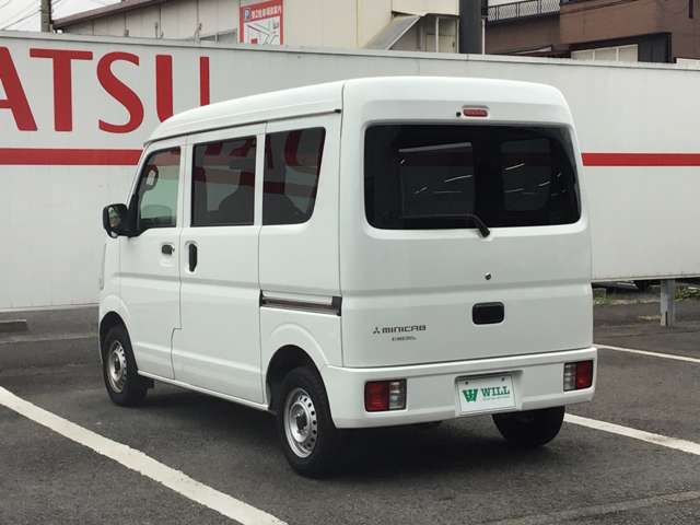 Mitsubishi Minicab Van 2