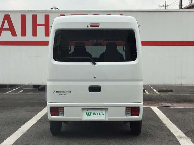 Mitsubishi Minicab Van 8