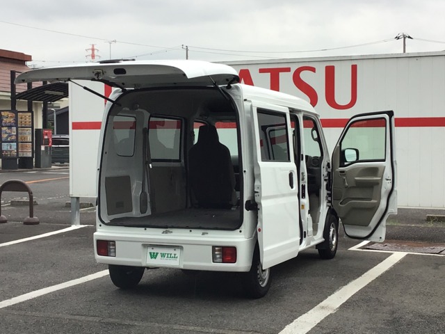 Mitsubishi Minicab Van 10