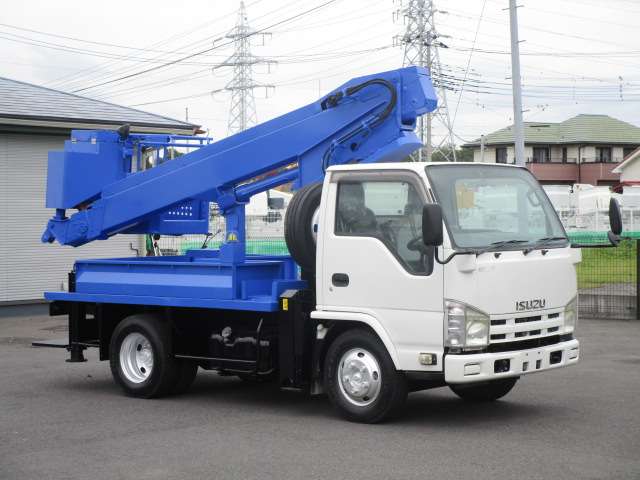 Isuzu Elf 2
