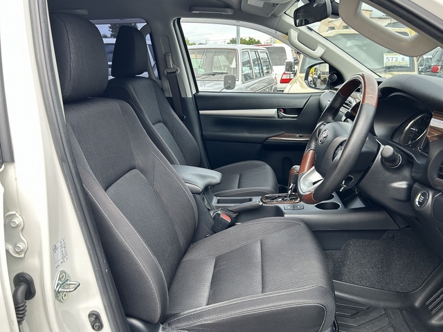 Toyota Hilux 7