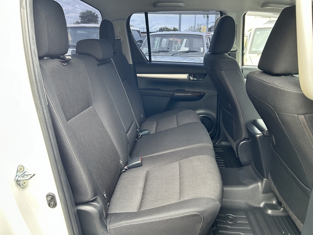 Toyota Hilux 8