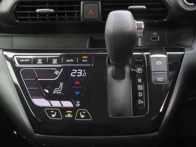 Mitsubishi eK X 12
