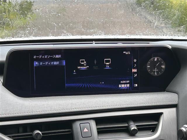 Lexus UX 6