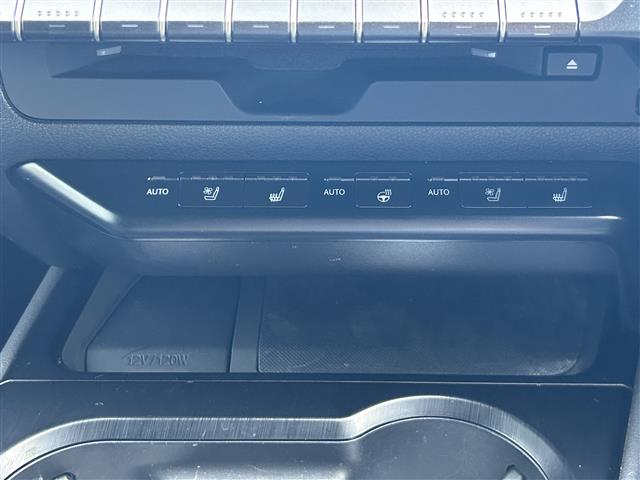 Lexus UX 9