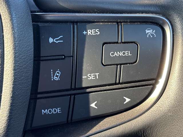 Lexus UX 12