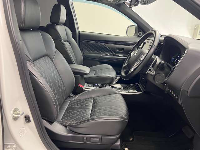 Mitsubishi Outlander PHEV 12