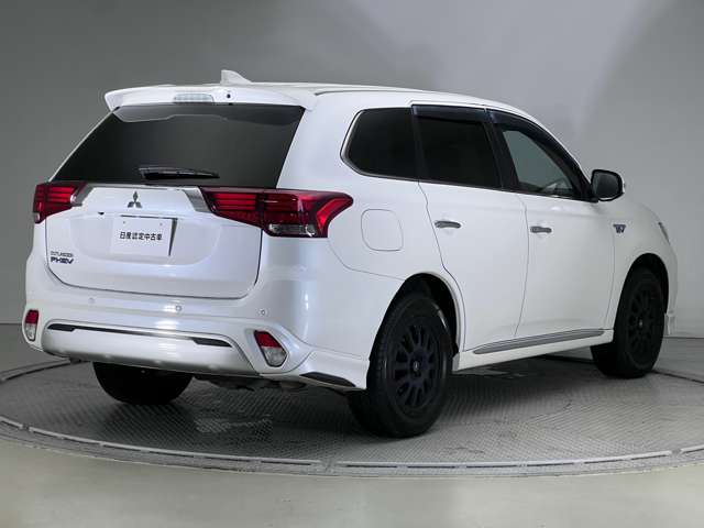 Mitsubishi Outlander PHEV 3