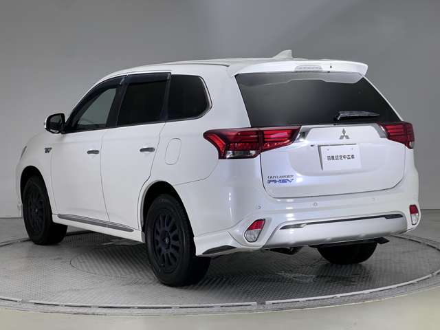 Mitsubishi Outlander PHEV 7