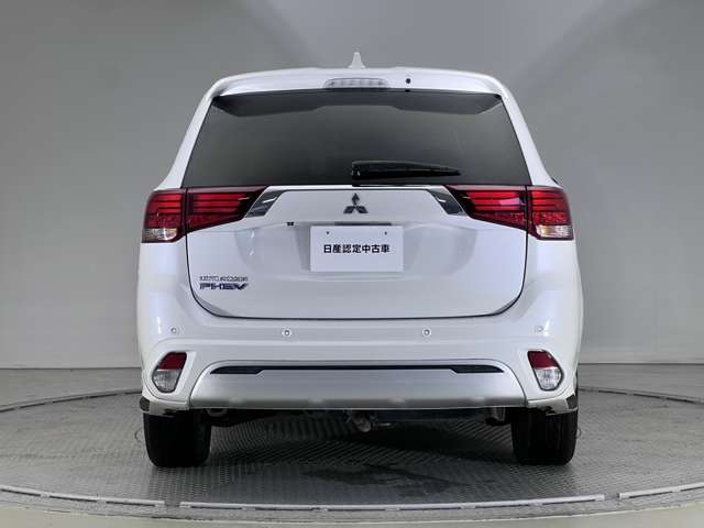 Mitsubishi Outlander PHEV 8