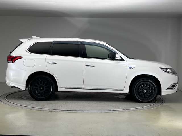 Mitsubishi Outlander PHEV 9