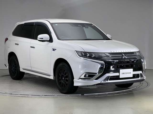 Mitsubishi Outlander PHEV 10